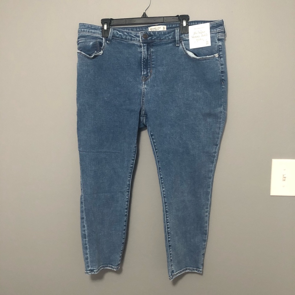 Abercrombie & Fitch Mid Rise Ankle Jeans